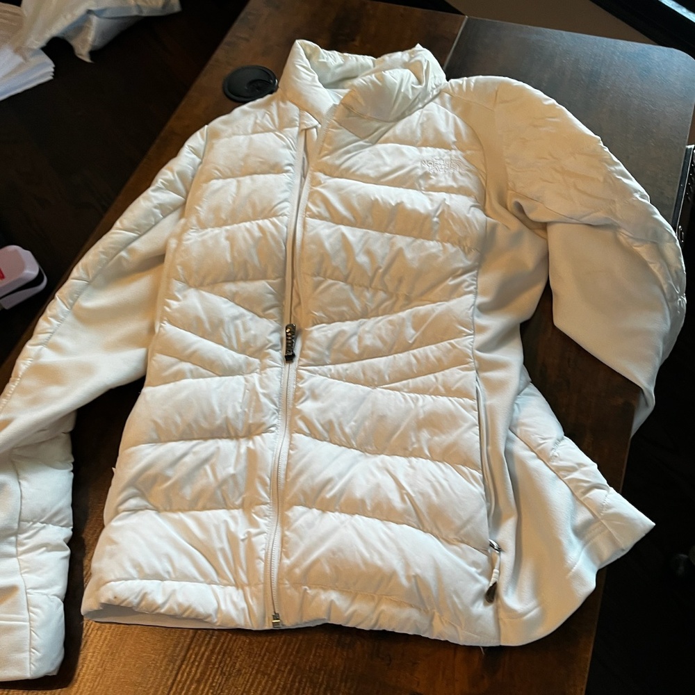 White North Face Puffer Jacket Size M